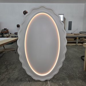 Illuminated Oval Frame